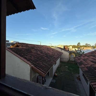 Casa Residencial com 140m², 4 quartos, 1 suíte, 1 garagem, no bairro Ingleses do Rio Vermelho em Florianópolis