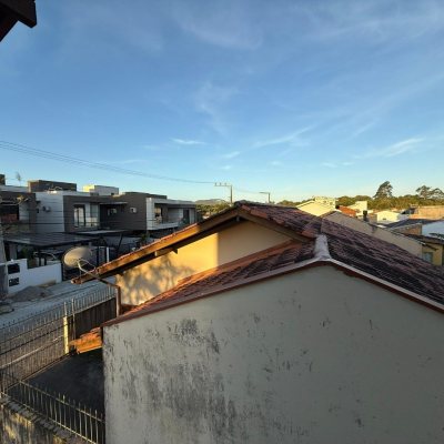 Casa Residencial com 140m², 4 quartos, 1 suíte, 1 garagem, no bairro Ingleses do Rio Vermelho em Florianópolis