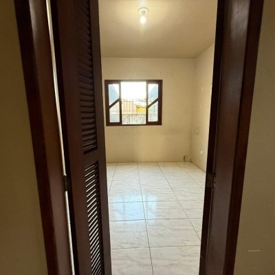 Casa Residencial com 140m², 4 quartos, 1 suíte, 1 garagem, no bairro Ingleses do Rio Vermelho em Florianópolis