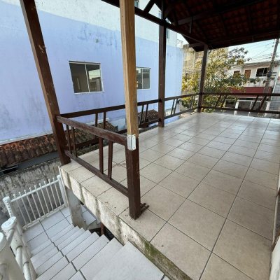 Casa Residencial com 140m², 4 quartos, 1 suíte, 1 garagem, no bairro Ingleses do Rio Vermelho em Florianópolis