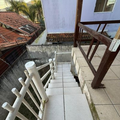 Casa Residencial com 140m², 4 quartos, 1 suíte, 1 garagem, no bairro Ingleses do Rio Vermelho em Florianópolis