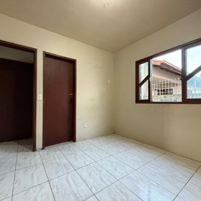 Casa Residencial com 140m², 4 quartos, 1 suíte, 1 garagem, no bairro Ingleses do Rio Vermelho em Florianópolis