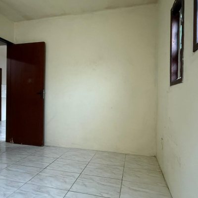 Casa Residencial com 140m², 4 quartos, 1 suíte, 1 garagem, no bairro Ingleses do Rio Vermelho em Florianópolis