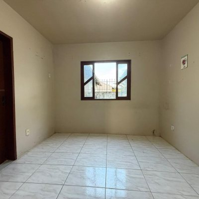 Casa Residencial com 140m², 4 quartos, 1 suíte, 1 garagem, no bairro Ingleses do Rio Vermelho em Florianópolis