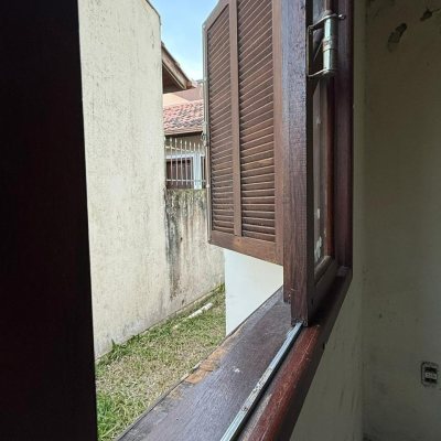 Casa Residencial com 140m², 4 quartos, 1 suíte, 1 garagem, no bairro Ingleses do Rio Vermelho em Florianópolis