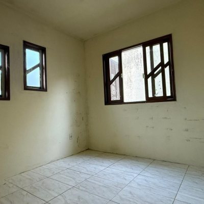 Casa Residencial com 140m², 4 quartos, 1 suíte, 1 garagem, no bairro Ingleses do Rio Vermelho em Florianópolis