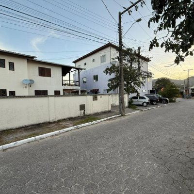 Casa Residencial com 140m², 4 quartos, 1 suíte, 1 garagem, no bairro Ingleses do Rio Vermelho em Florianópolis