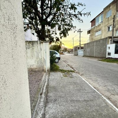 Casa Residencial com 140m², 4 quartos, 1 suíte, 1 garagem, no bairro Ingleses do Rio Vermelho em Florianópolis