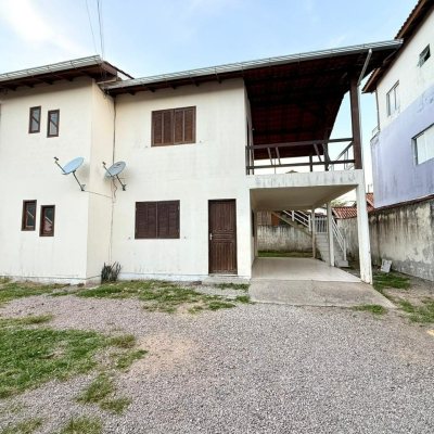 Casa Residencial com 140m², 4 quartos, 1 suíte, 1 garagem, no bairro Ingleses do Rio Vermelho em Florianópolis