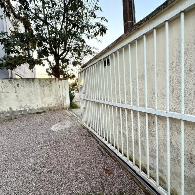 Casa Residencial com 140m², 4 quartos, 1 suíte, 1 garagem, no bairro Ingleses do Rio Vermelho em Florianópolis