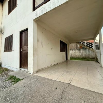 Casa Residencial com 140m², 4 quartos, 1 suíte, 1 garagem, no bairro Ingleses do Rio Vermelho em Florianópolis
