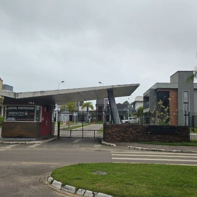 Casa em Condomínio com 238m², 3 quartos, 3 suítes, 2 garagens, no bairro São João Do Rio Vermelho em Florianópolis