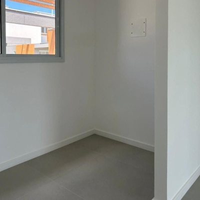 Casa em Condomínio com 110m², 3 quartos, 1 suíte, 2 garagens, no bairro Morro Das Pedras em Florianópolis