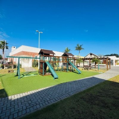 Casa em Condomínio com 110m², 3 quartos, 1 suíte, 2 garagens, no bairro Morro Das Pedras em Florianópolis
