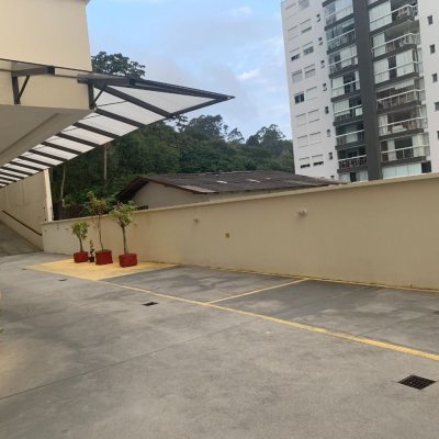 Apartamentos com 72m², 2 quartos, 1 suíte, 2 garagens, no bairro Itacorubi em Florianópolis