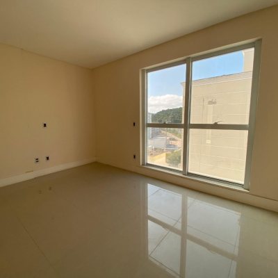 Apartamentos com 98m², 3 quartos, 1 suíte, 1 garagem, no bairro Pedra Branca em Palhoça
