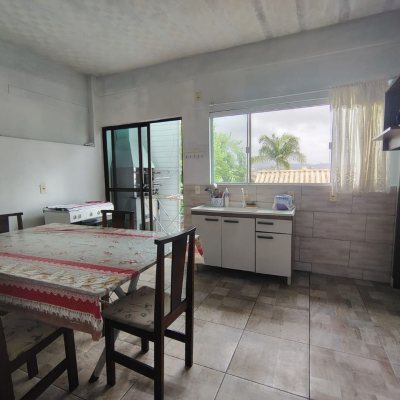 Casa Residencial/Comercial com 230m², 2 garagens, no bairro Jardim Cidade De Florianópolis em São José