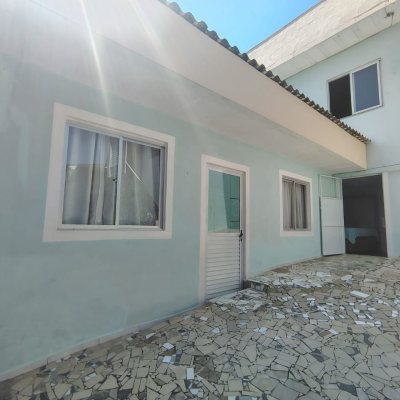 Casa Residencial/Comercial com 230m², 2 garagens, no bairro Jardim Cidade De Florianópolis em São José