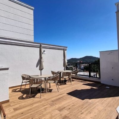 Apartamentos com 98m², 3 quartos, 1 suíte, 2 garagens, no bairro Monte Verde em Florianópolis