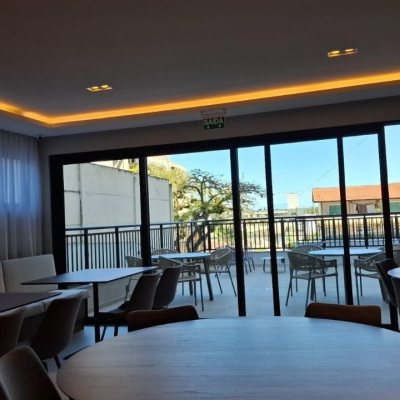 Apartamentos com 98m², 3 quartos, 1 suíte, 2 garagens, no bairro Monte Verde em Florianópolis