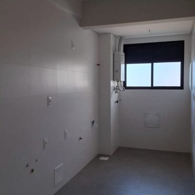 Apartamentos com 98m², 3 quartos, 1 suíte, 2 garagens, no bairro Monte Verde em Florianópolis