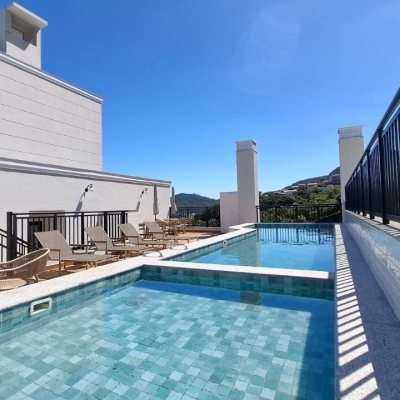 Apartamentos com 98m², 3 quartos, 1 suíte, 2 garagens, no bairro Monte Verde em Florianópolis