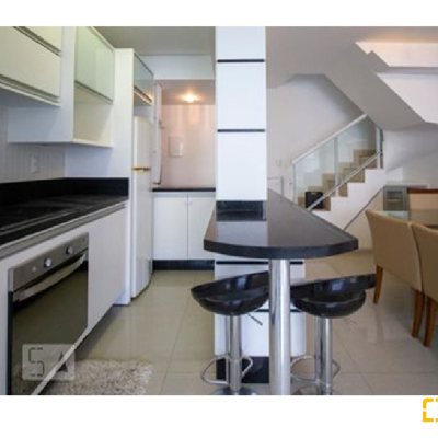 Cobertura com 179m², 4 quartos (sendo 1 suíte), 2 garagens, no bairro Carvoeira em Florianópolis