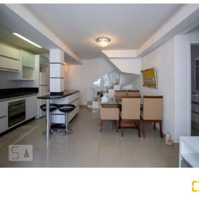 Cobertura com 179m², 4 quartos (sendo 1 suíte), 2 garagens, no bairro Carvoeira em Florianópolis