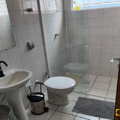 Cobertura com 179m², 4 quartos (sendo 1 suíte), 2 garagens, no bairro Carvoeira em Florianópolis