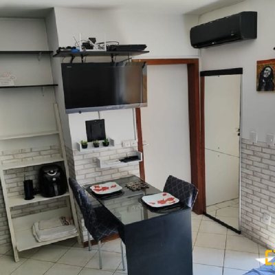 Cobertura com 179m², 4 quartos (sendo 1 suíte), 2 garagens, no bairro Carvoeira em Florianópolis