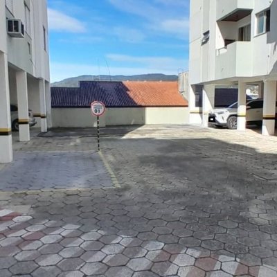 Cobertura com 179m², 4 quartos (sendo 1 suíte), 2 garagens, no bairro Carvoeira em Florianópolis