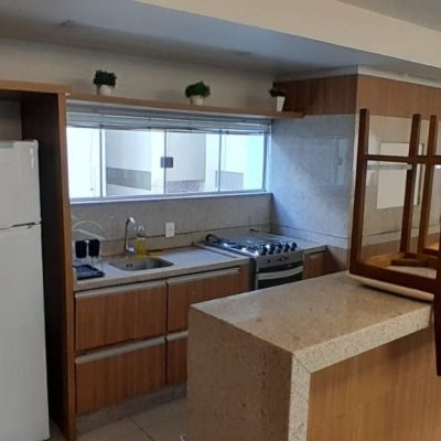 Cobertura com 179m², 4 quartos (sendo 1 suíte), 2 garagens, no bairro Carvoeira em Florianópolis