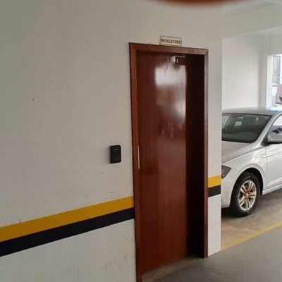 Cobertura com 179m², 4 quartos (sendo 1 suíte), 2 garagens, no bairro Carvoeira em Florianópolis
