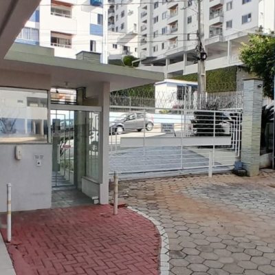 Cobertura com 179m², 4 quartos (sendo 1 suíte), 2 garagens, no bairro Carvoeira em Florianópolis