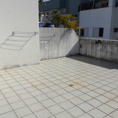 Cobertura com 179m², 4 quartos (sendo 1 suíte), 2 garagens, no bairro Carvoeira em Florianópolis