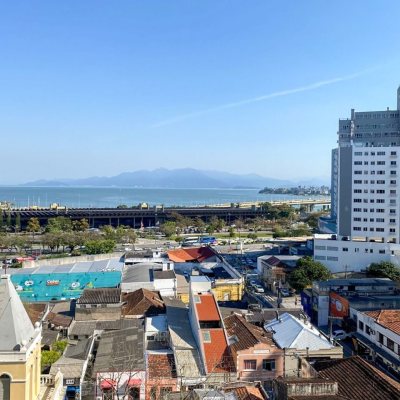 Apartamentos com 129m², 4 quartos, 1 suíte, 1 garagem, no bairro Centro em Florianópolis