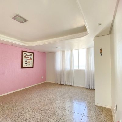 Apartamentos com 129m², 4 quartos, 1 suíte, 1 garagem, no bairro Centro em Florianópolis
