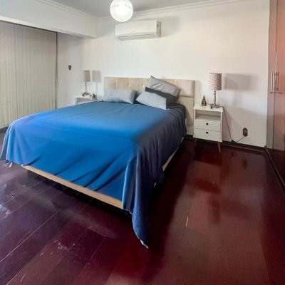 Casa Residencial com 362m², 5 quartos, 1 suíte, 4 garagens, no bairro Abraão em Florianópolis