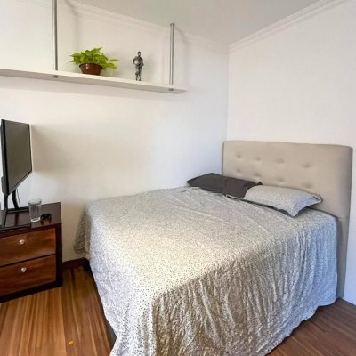 Casa Residencial com 362m², 5 quartos, 1 suíte, 4 garagens, no bairro Abraão em Florianópolis