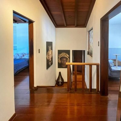 Casa Residencial com 362m², 5 quartos, 1 suíte, 4 garagens, no bairro Abraão em Florianópolis