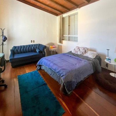 Casa Residencial com 362m², 5 quartos, 1 suíte, 4 garagens, no bairro Abraão em Florianópolis