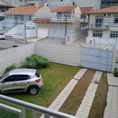 Casa Residencial com 260m², 3 quartos, 1 suíte, 6 garagens, no bairro Nossa Senhora Do Rosário em São José