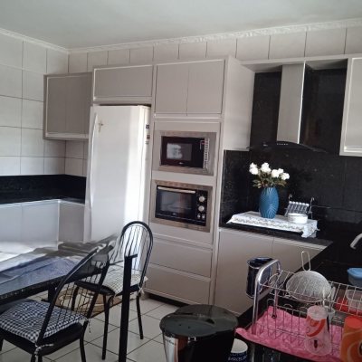 Casa Residencial com 260m², 3 quartos, 1 suíte, 6 garagens, no bairro Nossa Senhora Do Rosário em São José