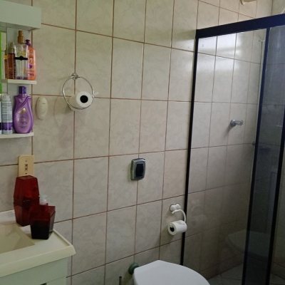 Casa Residencial com 260m², 3 quartos, 1 suíte, 6 garagens, no bairro Nossa Senhora Do Rosário em São José