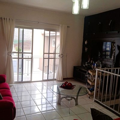 Casa Residencial com 260m², 3 quartos, 1 suíte, 6 garagens, no bairro Nossa Senhora Do Rosário em São José