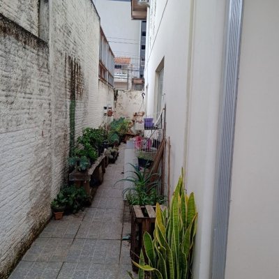 Casa Residencial com 260m², 3 quartos, 1 suíte, 6 garagens, no bairro Nossa Senhora Do Rosário em São José