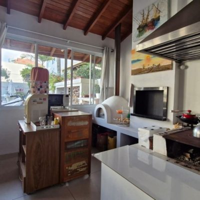 Casa em Condomínio com 550m², 7 quartos, 6 suítes, 2 garagens, no bairro Ingleses em Florianópolis