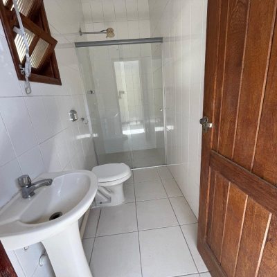 Casa Residencial com 189m², 3 quartos, 1 suíte, 4 garagens, no bairro Centro em São José