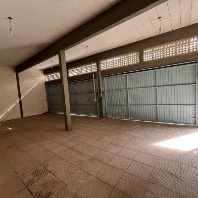 Casa Residencial com 189m², 3 quartos, 1 suíte, 4 garagens, no bairro Centro em São José