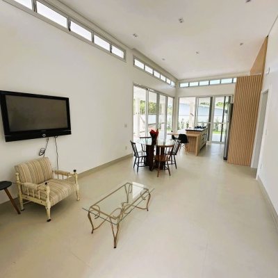 Casa em Condomínio com 189m², 3 quartos, 3 suítes, 5 garagens, no bairro Camboa em Governador Celso Ramos